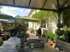 Гостиница Chambres d'Hôtes Le Clos Du Verger  Катаном